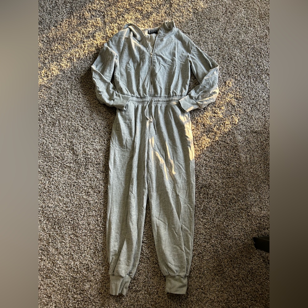 Kittenish Size M Gray Jumpsuit